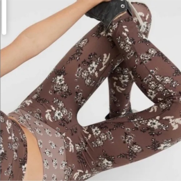 Aerie floral mauve crossover leggings 7/8 length size small - Picture 4 of 8